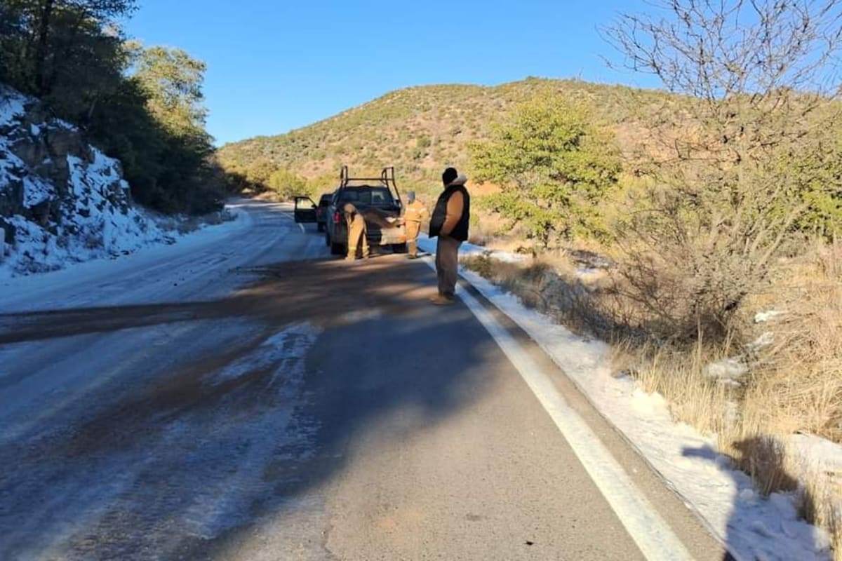 Reabren circulación en carretera Ímuris-Cananea tras cierre por nevada