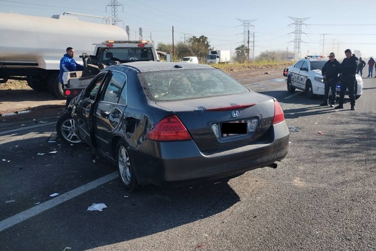 Choque y volcadura en la carretera a Tijuana deja un lesionado