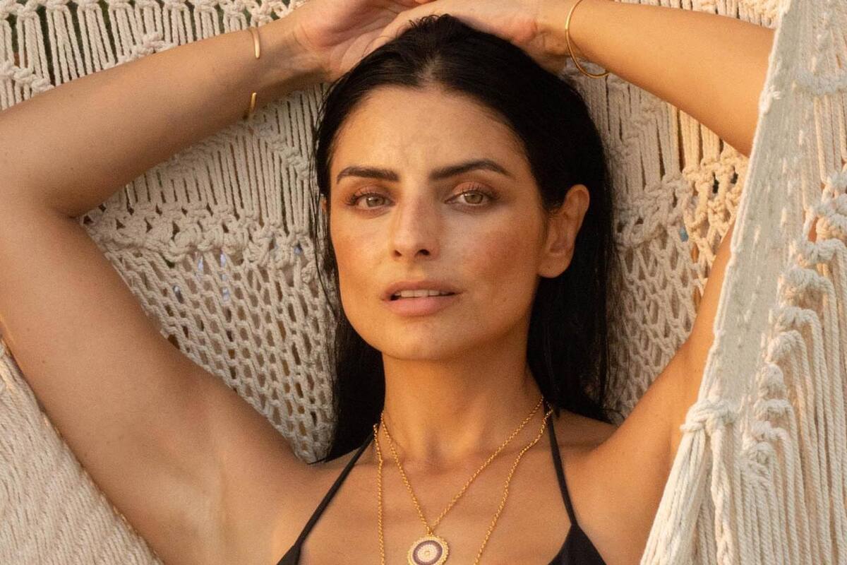 ¿Aislinn Derbez se casó en Burning Man?