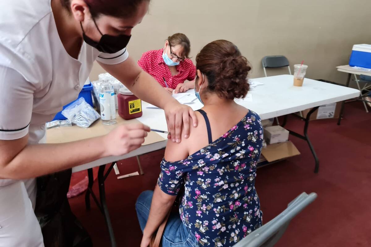 Vacunación antiCovid en Sonora: Llaman jóvenes a ser responsables; reciben la vacuna en Hermosillo