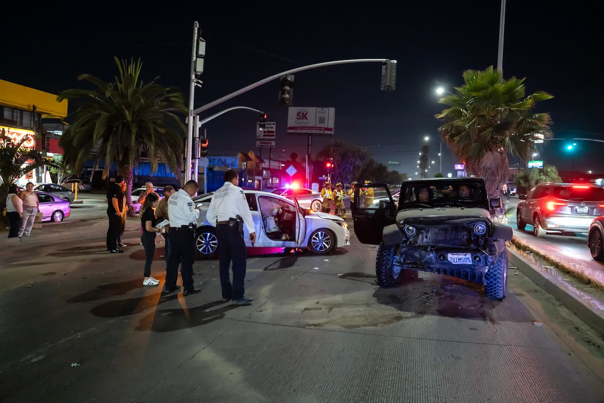 Registran aparatoso accidente el colonia Altrabrisa