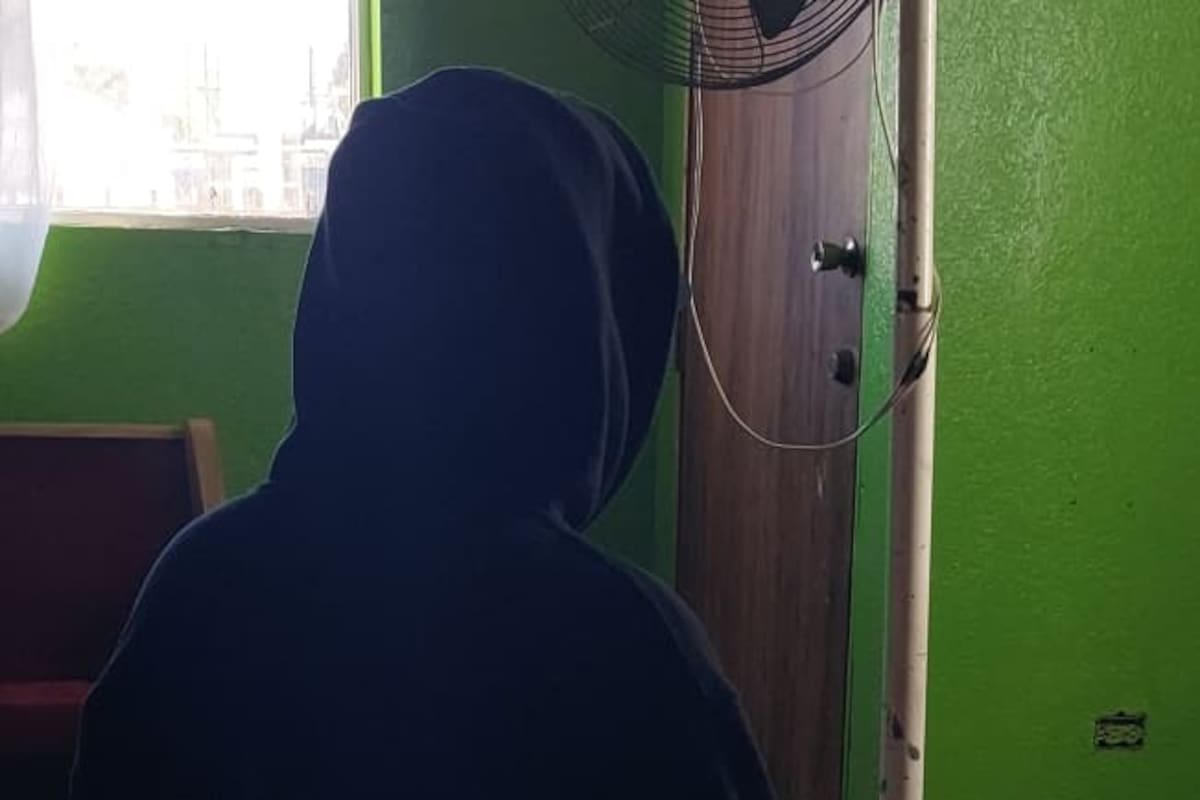 Joven de piscar limones a disparar AK-47