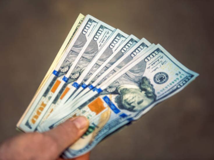 Dólar vuelve a bajar: se vende en 17.10 en casas de cambio