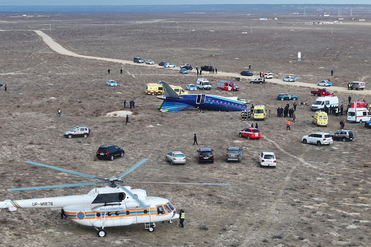 4 fuentes acusan a Rusia de derribar avión de Azerbaijan Airlines