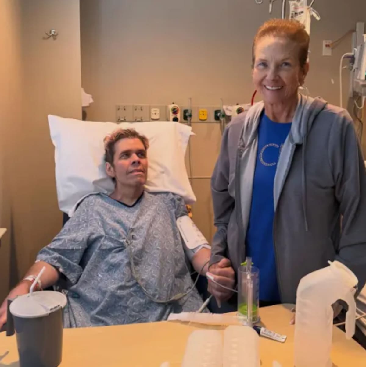 Perez Hilton en el hospital. | 21 de marzo | IG: @theperezhilton.