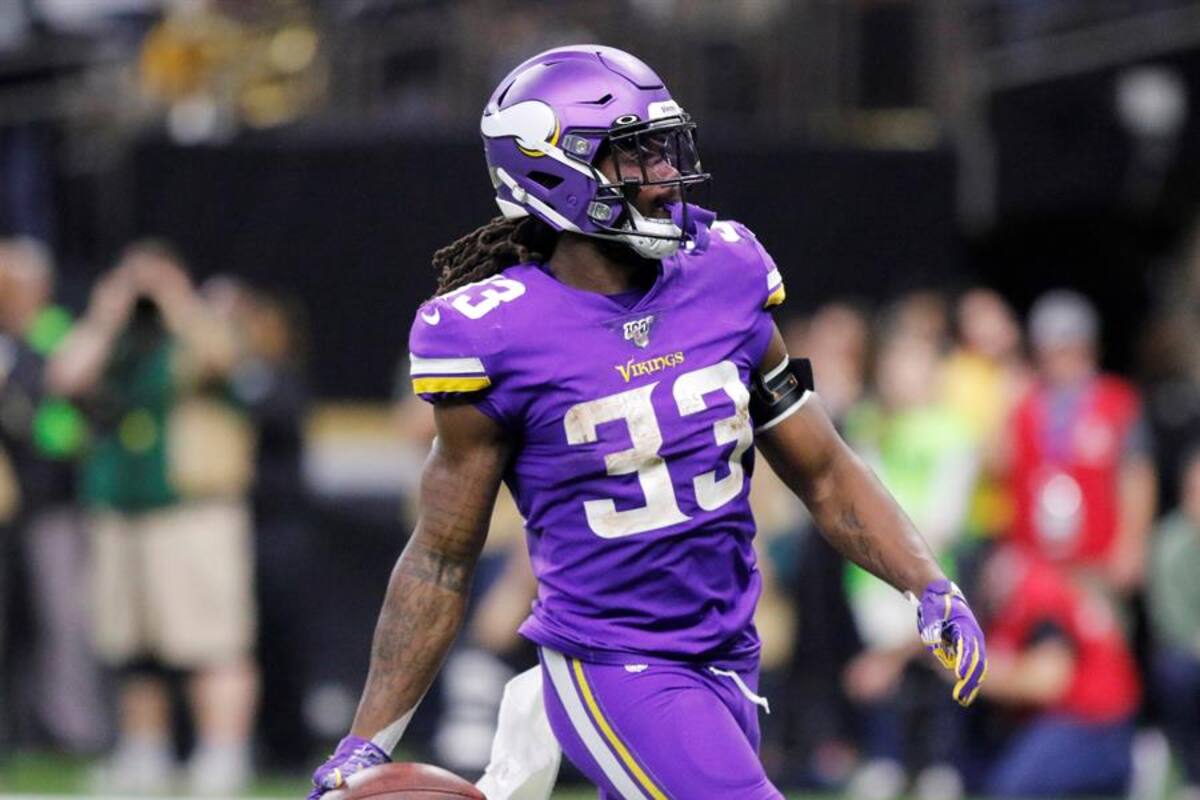 Cousins manda a los Vikings a la etapa de división