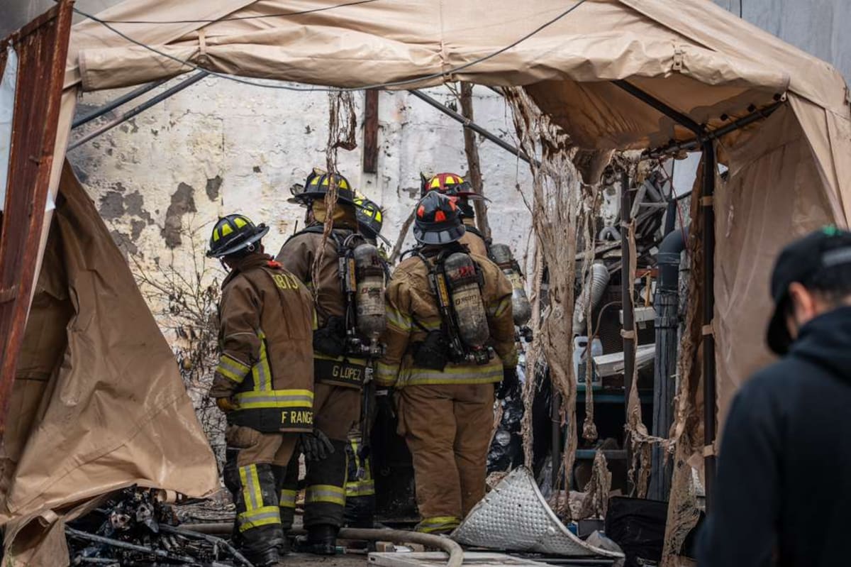 Un incendio dejó como saldo una vivienda consumida en la colonia Del Río, sin que se reportaran personas lesionadas. Foto: Border Zoom