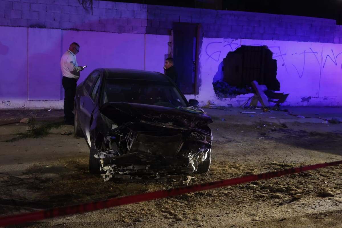 Buscan al conductor de un vehículo robado que atropelló a una mujer y su hija de 3 años en Hermosillo; Fiscalía investiga uso irregular de placas