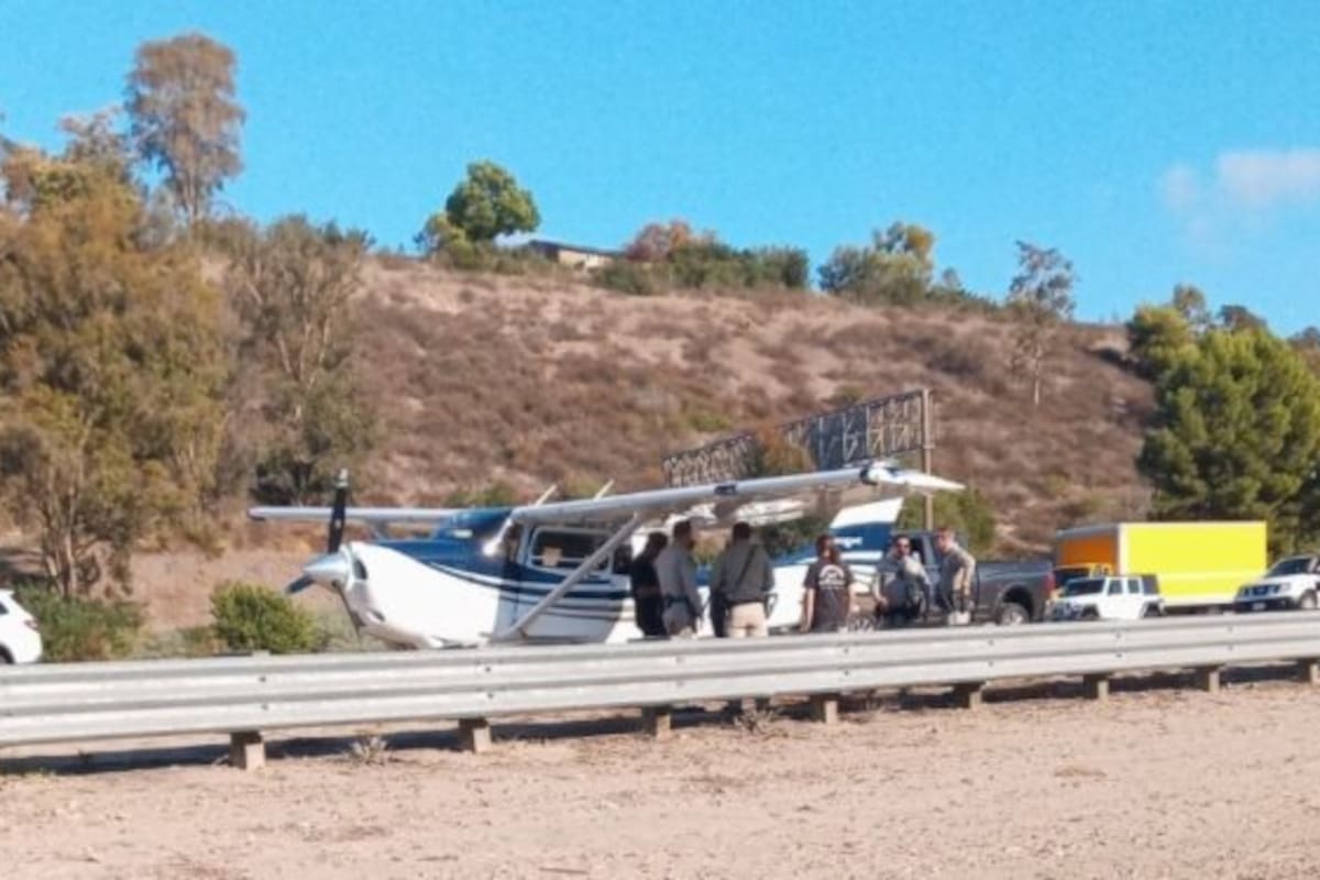 Avioneta aterriza de emergencia en la I-15 de San Diego