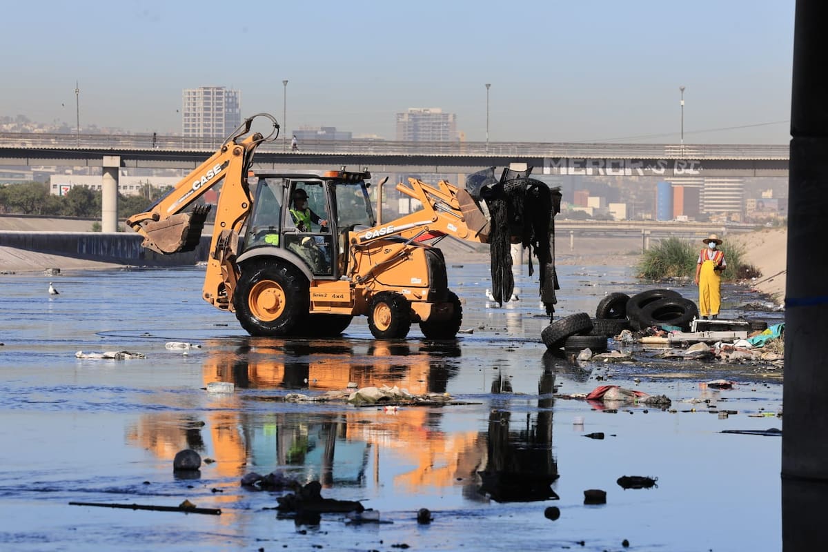 Limpian parte de la Canalización del Río Tijuana ante lluvias del Súper Niño