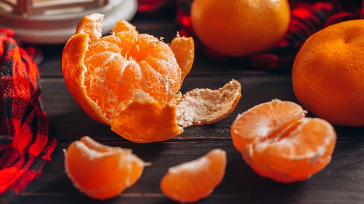 Para qué sirve combinar vinagre y cáscaras de mandarina y qué beneficios tiene | Foto: Especial (canva)