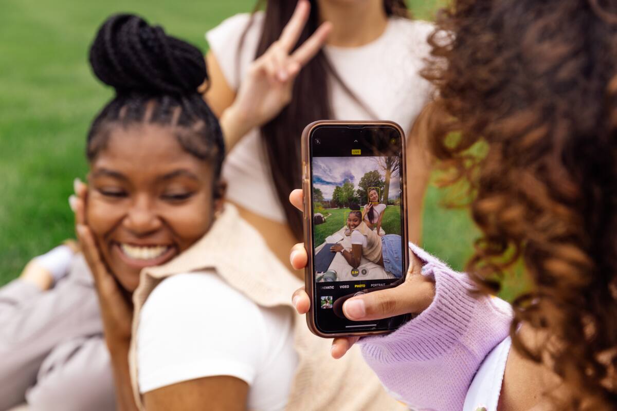 ¿Qué es el “sharenting”? Cómo los padres podrían estar perjudicando a sus hijos en las redes sociales