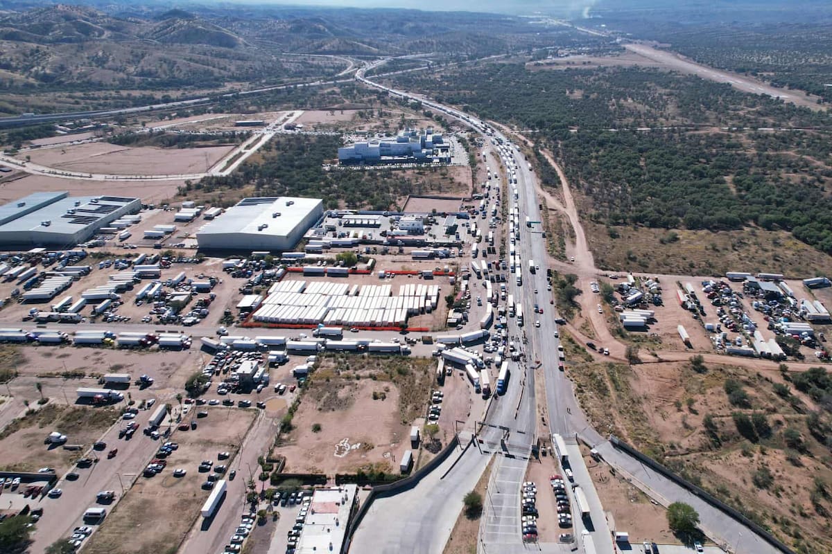 Agricultores trasladan bloqueo de la garita Mariposa a recinto fiscal y complican cruces de carga hacia EEUU