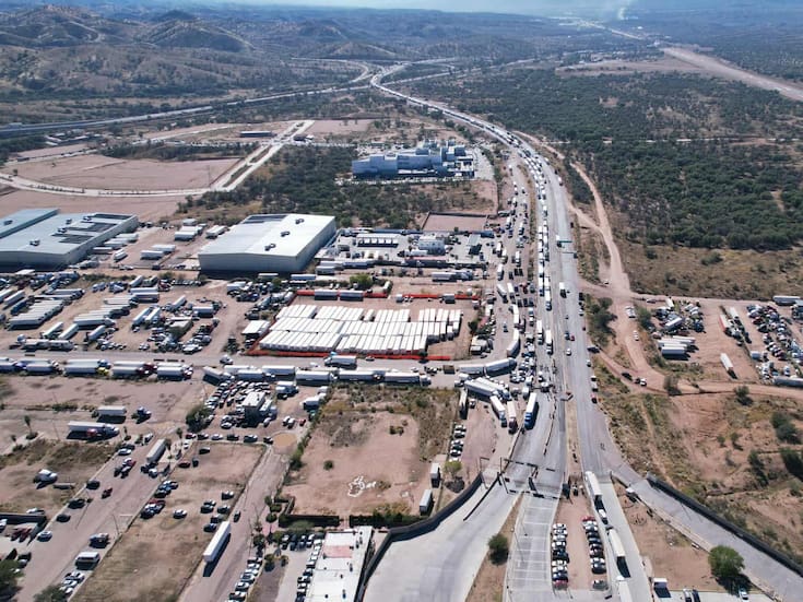 Agricultores trasladan bloqueo de la garita Mariposa a recinto fiscal y complican cruces de carga hacia EEUU