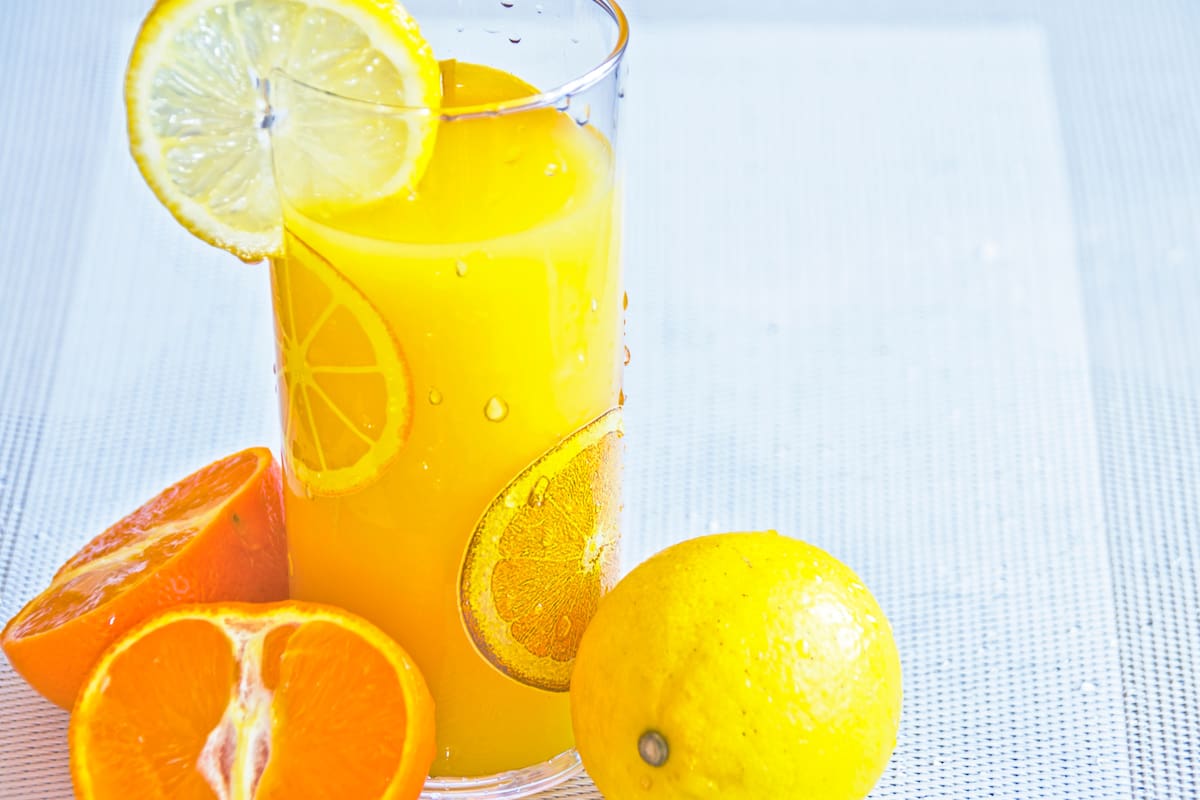 ¿El jugo de naranja es bueno para el corazón? Esto muestran los estudios