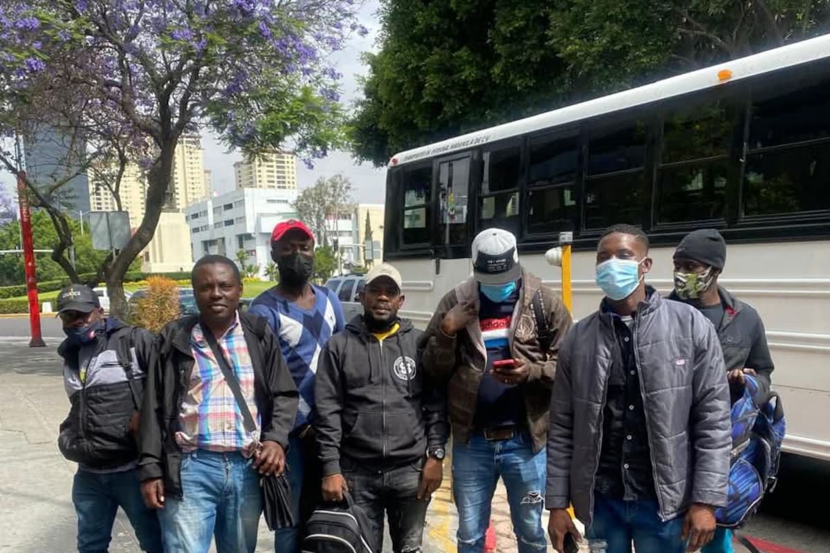 Haitianos se autodeportan de Estados Unidos a Tijuana por miedo a redadas y ataques racistas