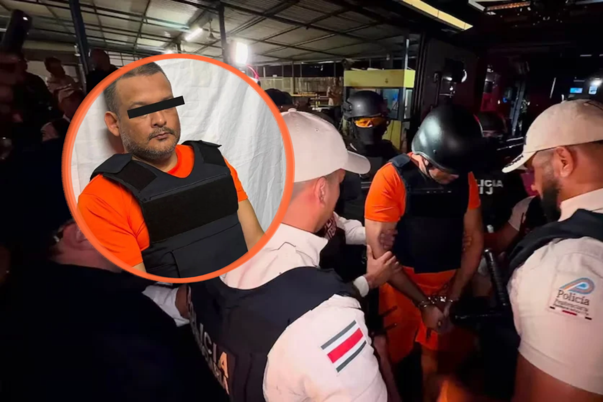 Un policía encargado de vigilar a dos presuntos narcolíderes fue detenido tras encontrarle un celular, cargadores y otros dispositivos que no podía ingresar a la cárcel