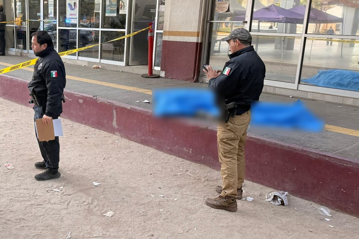 Adulto mayor se desploma haciendo fila en Banco del Bienestar y pierde la vida