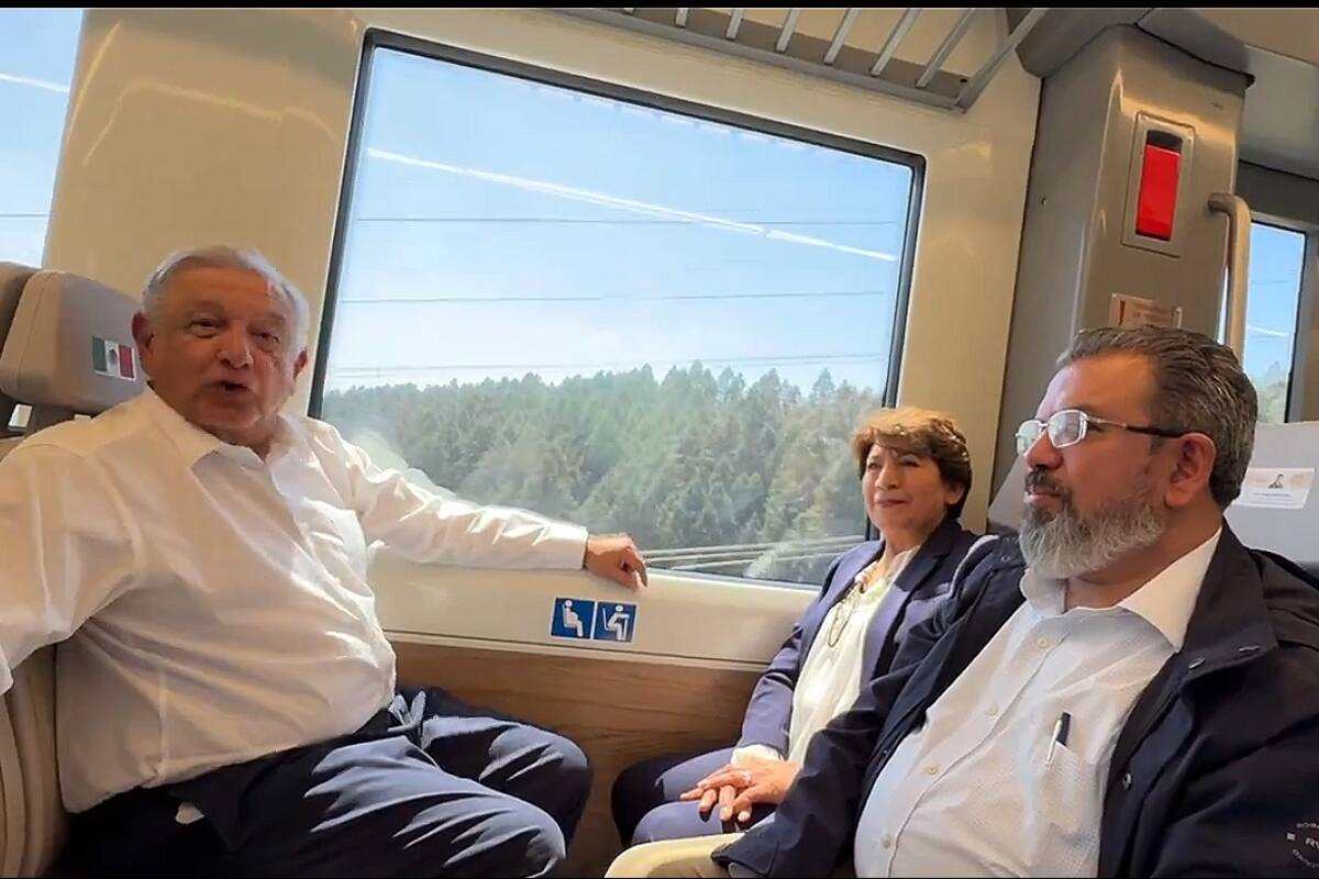 AMLO realiza viaje de prueba en tren interurbano “El Insurgente” de Edomex a Santa Fe, en CDMX