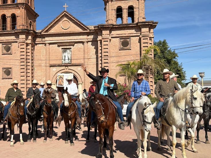 Realizan cabalgata y convivencia en honor al Padre “Nacho”