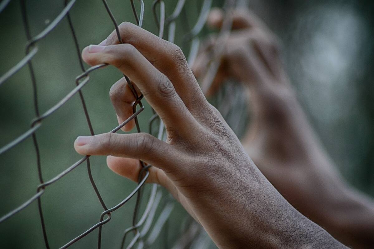 Más de 200 reos armados escapan de la cárcel en Uganda