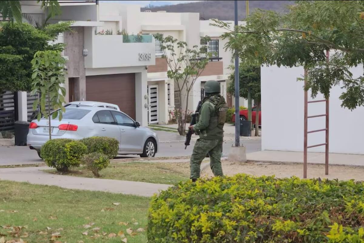 Realizan operativos en fraccionamientos de Culiacán; aseguran residencias y detienen a una mujer