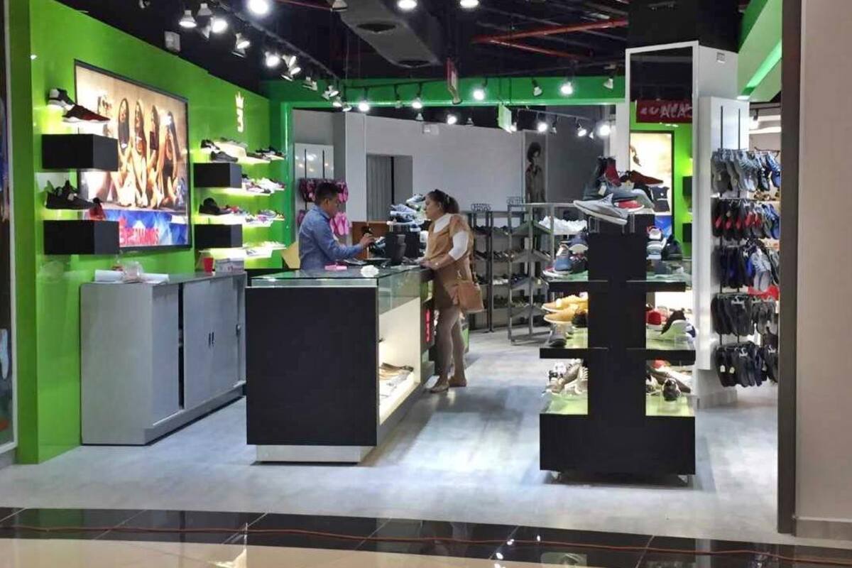 Se oscurece el panorama para los consumidores; su confianza disminuyó según encuesta