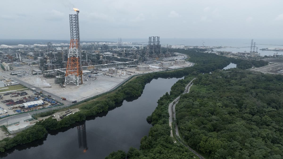 La Refinería Olmeca.