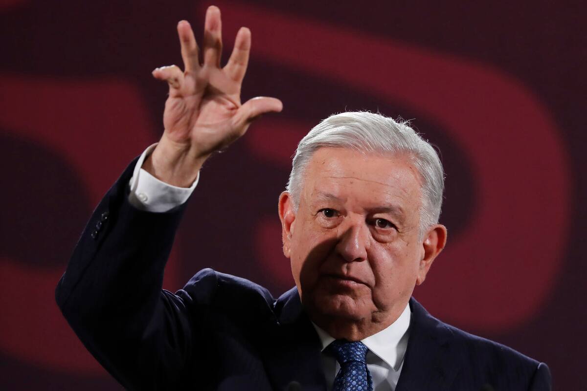 AMLO manda saludos al gobernador de Baja California Sur tras incidente aéreo