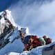 Tormenta de nieve obliga a rescate de 200 excursionistas en el Everest; algunos sufrieron hiportemia leve
