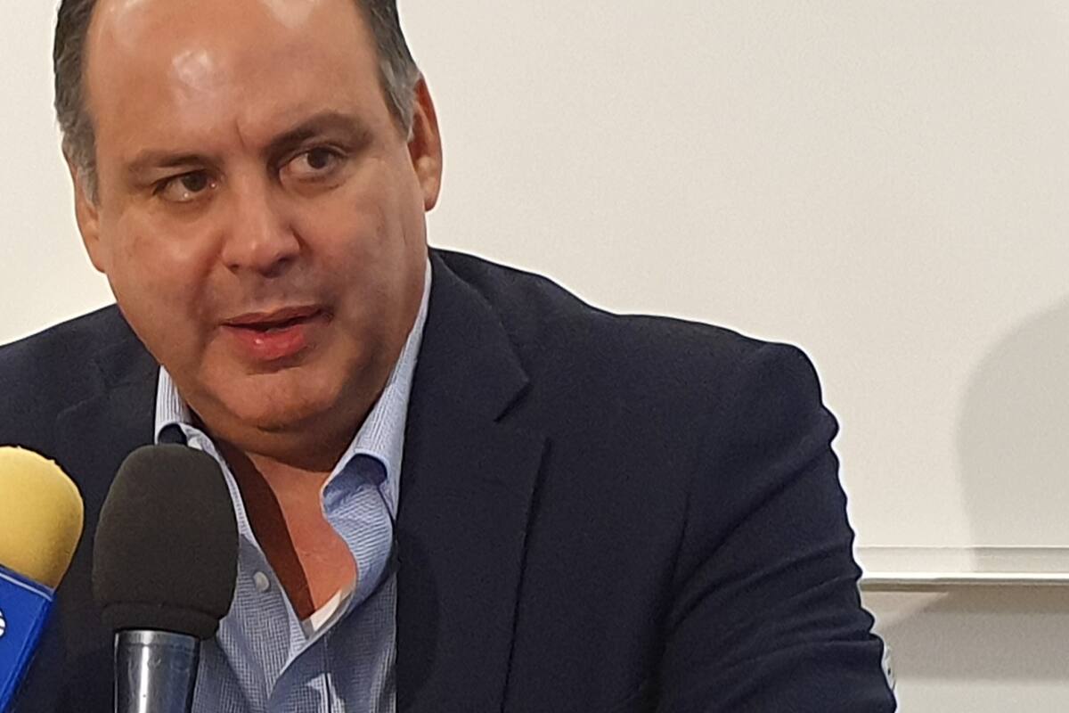 Alza al salario mínimo busca alcanzar línea de bienestar familiar: De Hoyos