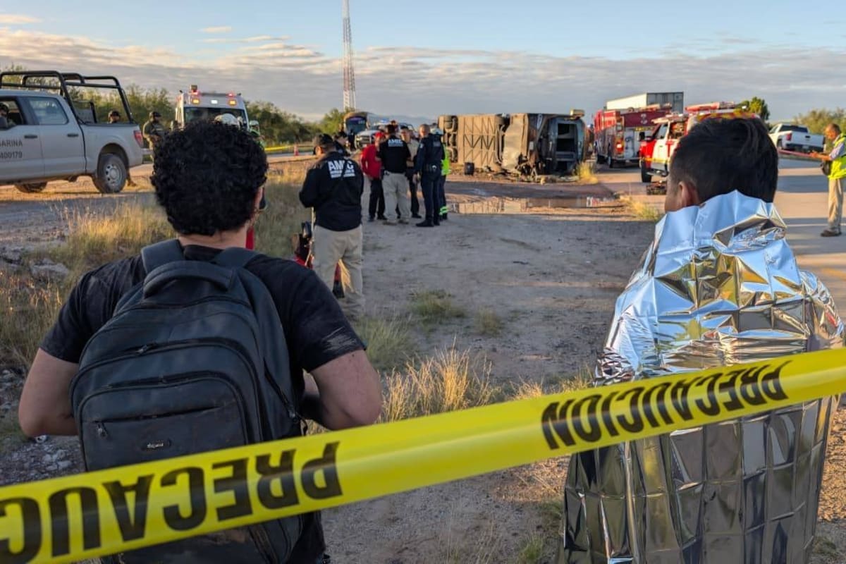 Gobierno de Sonora brinda atención a víctimas tras accidente de autobús en la carretera
