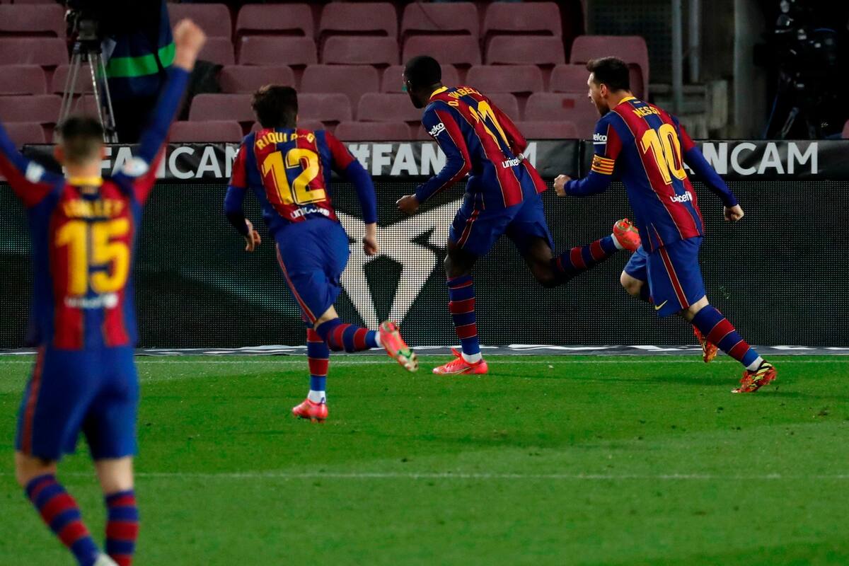 Gana Barcelona en el último minuto y está a un punto del liderato