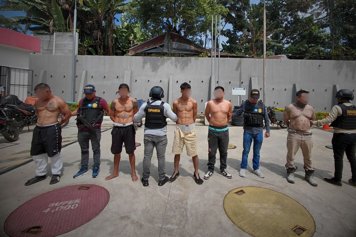 México expulsa a cinco presuntos integrantes de Barrio 18 y Mara Salvatrucha y los entrega a Guatemala para su traslado a El Salvador