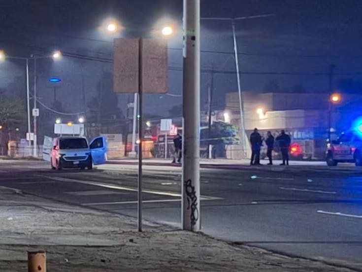 Caen tres en persecución policial por carro robado