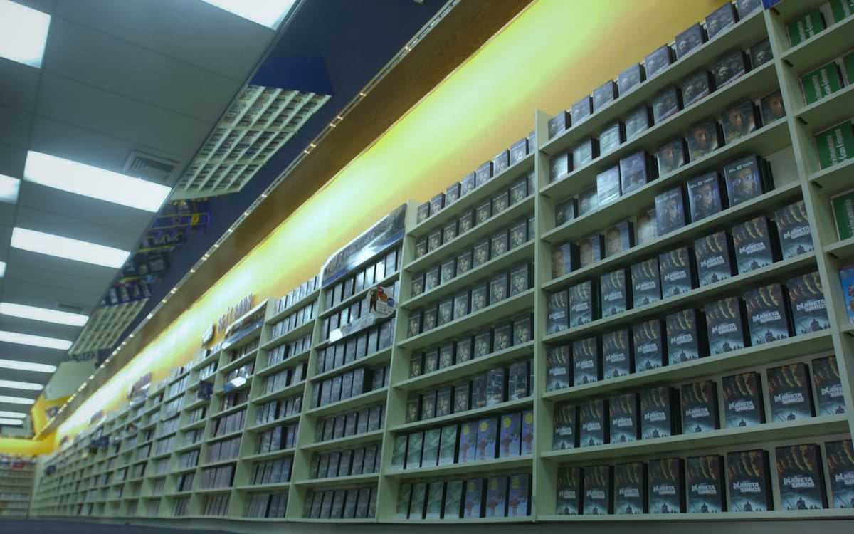 El recuerdo de las tiendas donde pasábamos horas eligiendo películas revela cómo cambió nuestra relación con el entretenimiento y por qué el ritual del fin de semana sigue vivo en la memoria colectiva. Foto: Archivo GH
