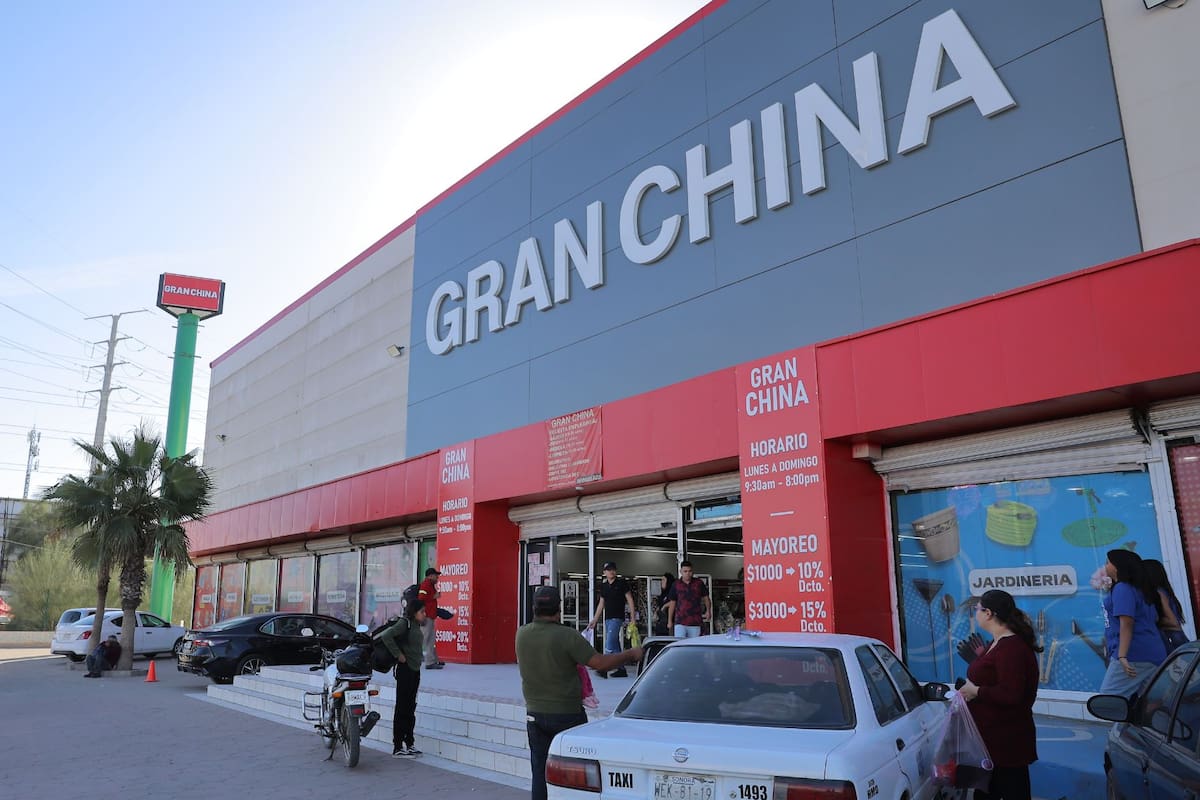 El arancel del 50% a productos chinos no detiene el flujo comercial en México por la persistencia del contrabando y la triangulación, factores que según la Canaive mantienen la crisis del empleo formal en la industria nacional