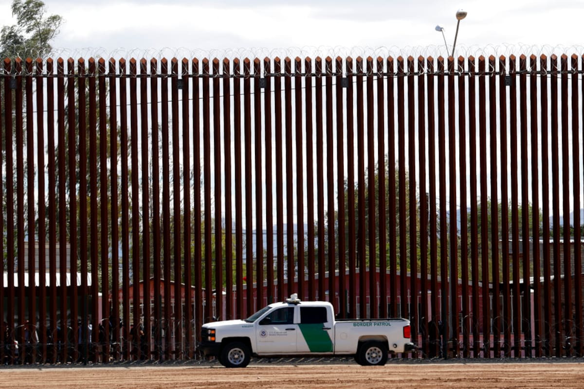 Por esta razón el gobierno de EEUU está pintando de negro muros fronterizos con México