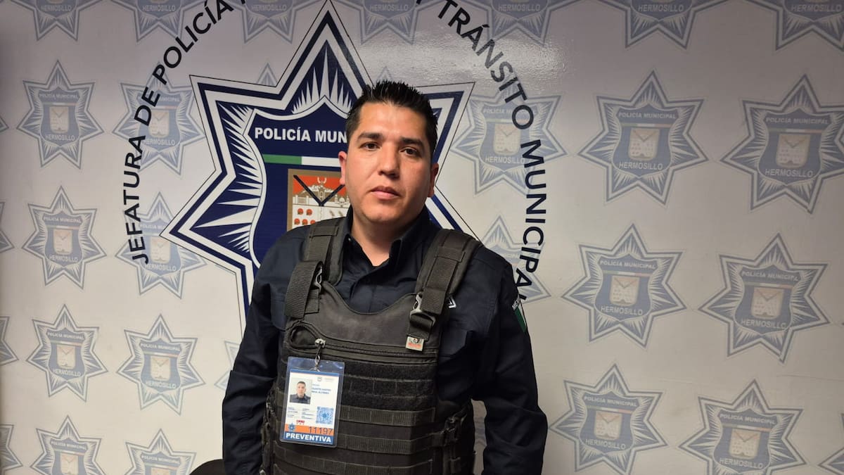 Policía con formación como paramédico logra auxiliar a adulto mayor que se atragantó en restaurante, su intervención evitó una tragedia