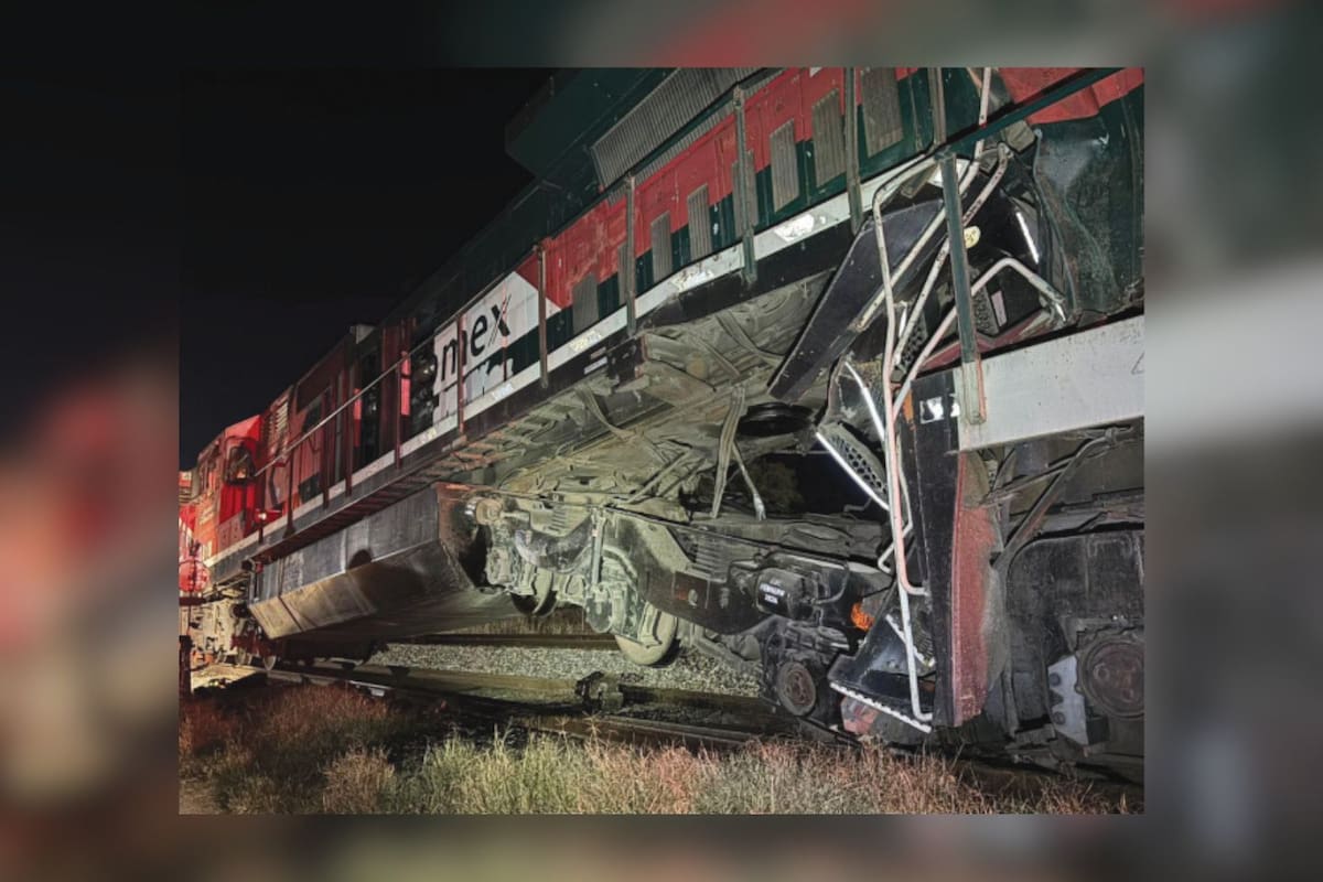 Choque frontal de locomotoras en Nogales deja cuatro trabajadores de Ferromex con lesiones graves