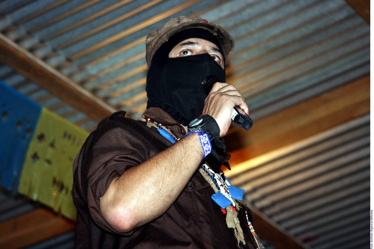 Hermana de subcomandante Marcos llega al Senado