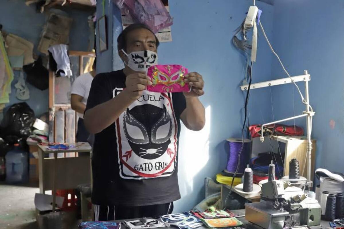 Diseña cubrebocas de forma de máscaras de las leyendas de la Lucha Libre
