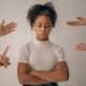 Por qué repetimos la crianza de nuestros padres sin notarlo y cómo los patrones aprendidos en la infancia influyen en la forma de educar, reaccionar y relacionarnos emocionalmente con nuestros hijos