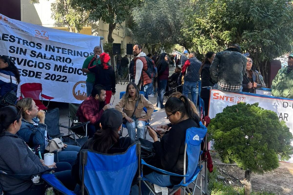 Maestros de la sección 37 del SNTE exigen se les pague