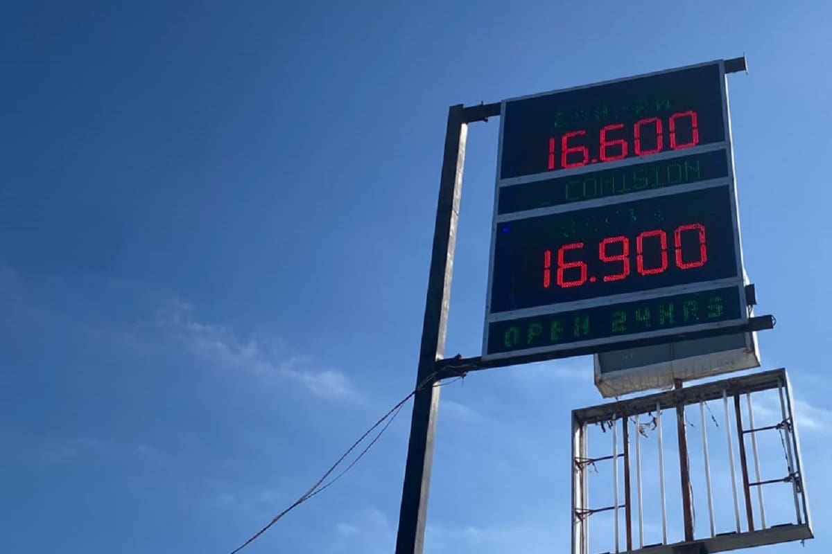 Dólar se mantiene por debajo de los 17 pesos a la venta en Tijuana