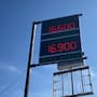 Dólar se mantiene por debajo de los 17 pesos a la venta en Tijuana