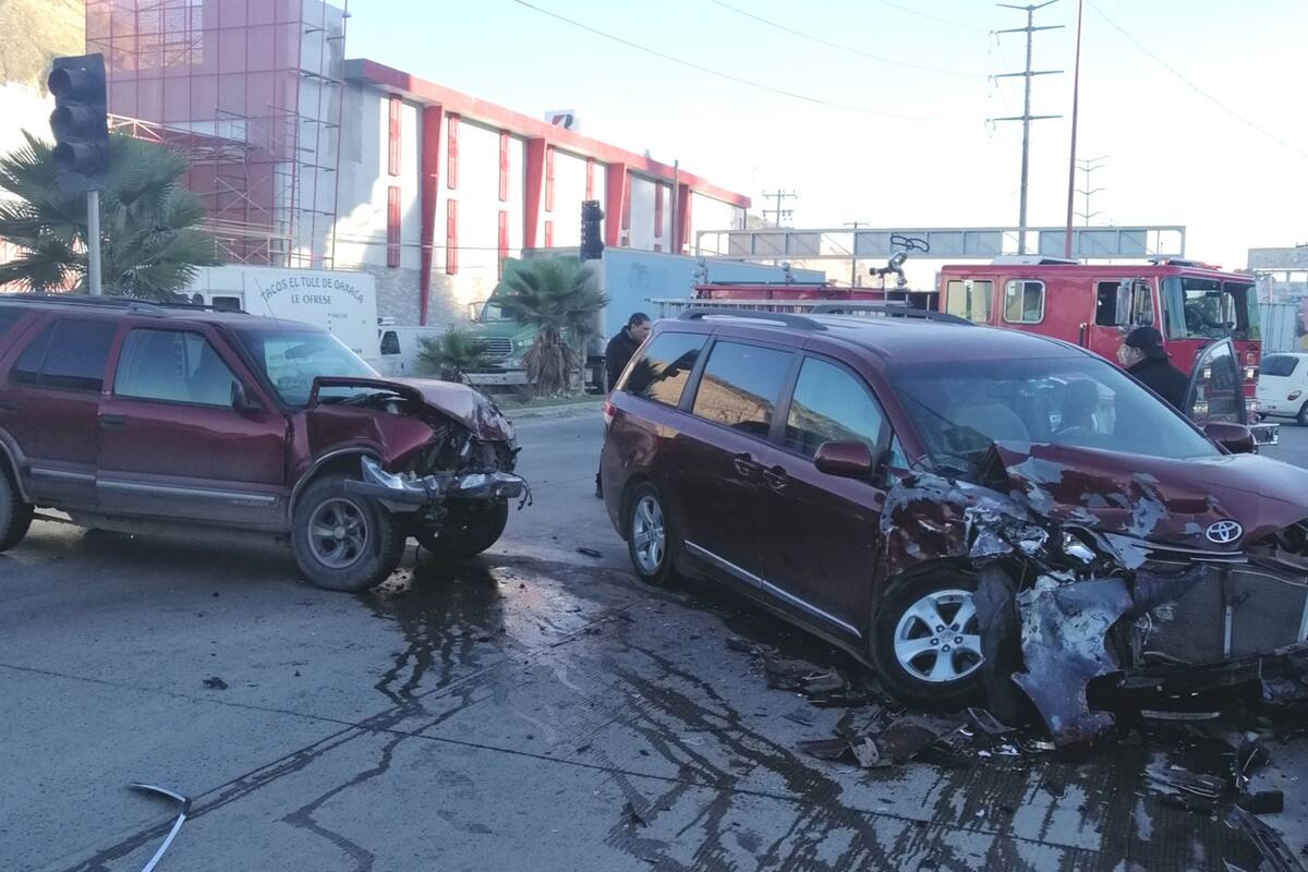 Deja dos lesionadas choque en crucero inteligente de Tijuana