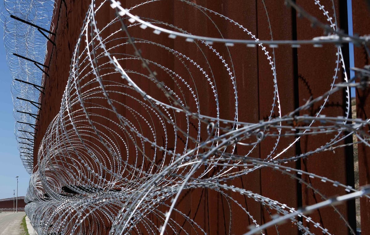 El Ayuntamiento de San Diego interpuso una demanda al considerar ilegal la instalación de una cerca fronteriza en terrenos municipales con valor ambiental. Foto: Archivo