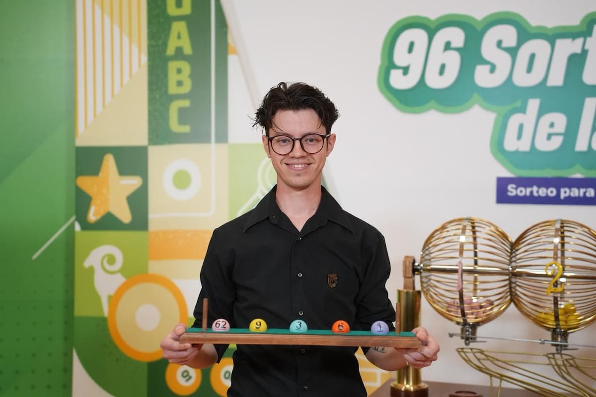 Irasema, de Tijuana, se queda con el primer premio del Sorteo de Compradores Oportunos de la UABC