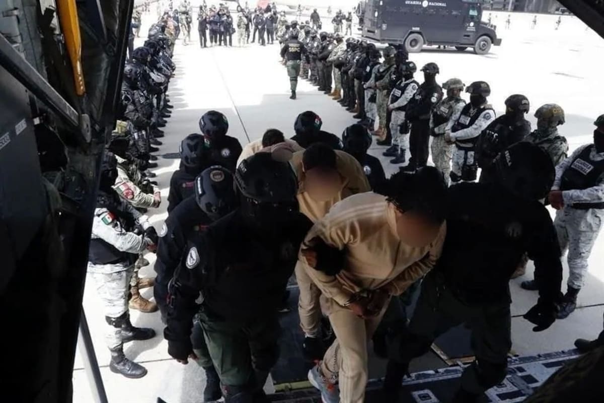 Repatrian a 14 presos por narcotráfico y posesión ilegal de armas; regresan a México para terminar de cumplir sus sentencias